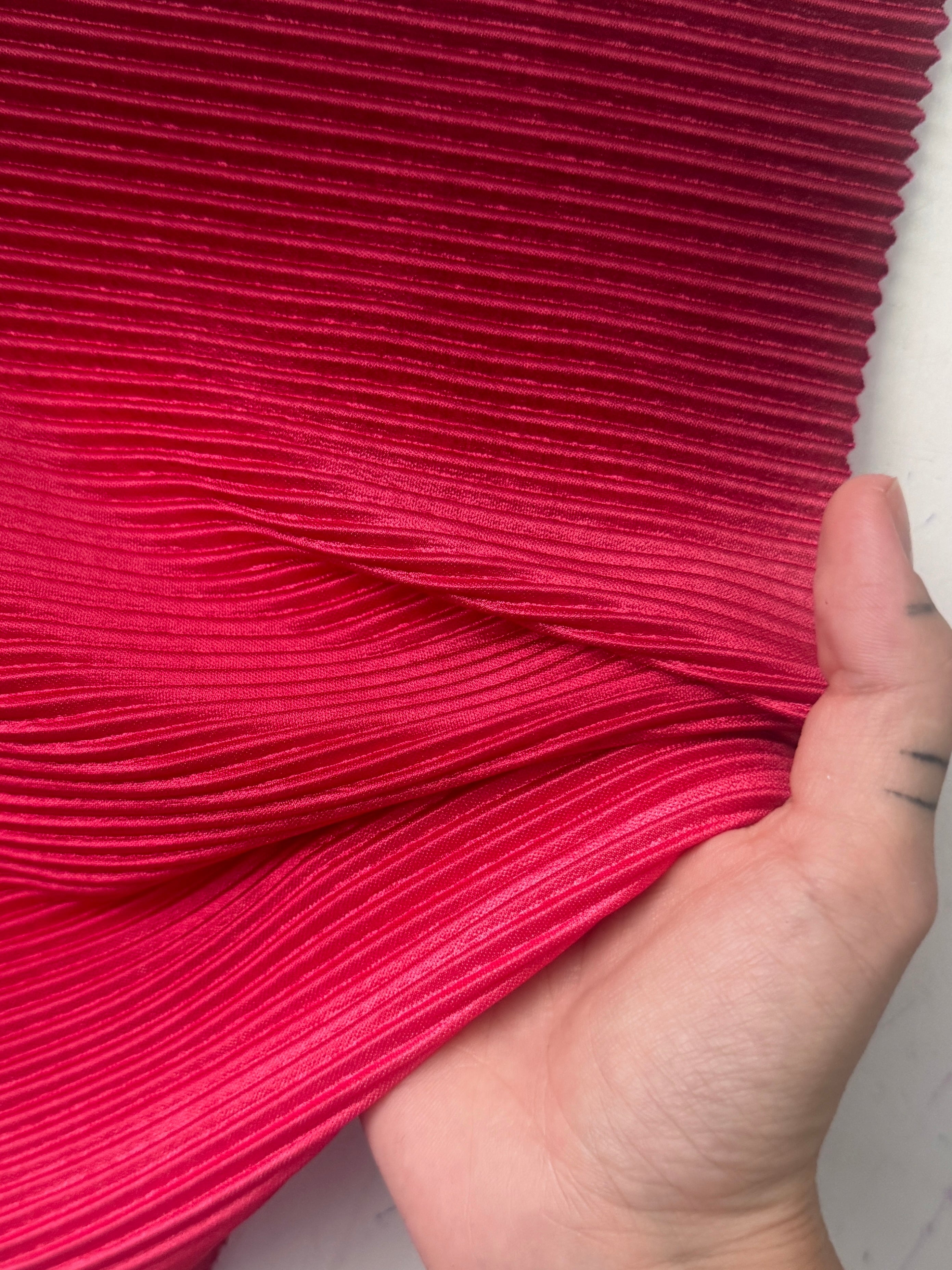 Red Ombre Pleated Knit, online textile store, sewing, fabric store, sewing store, cheap fabric store, kiki textiles