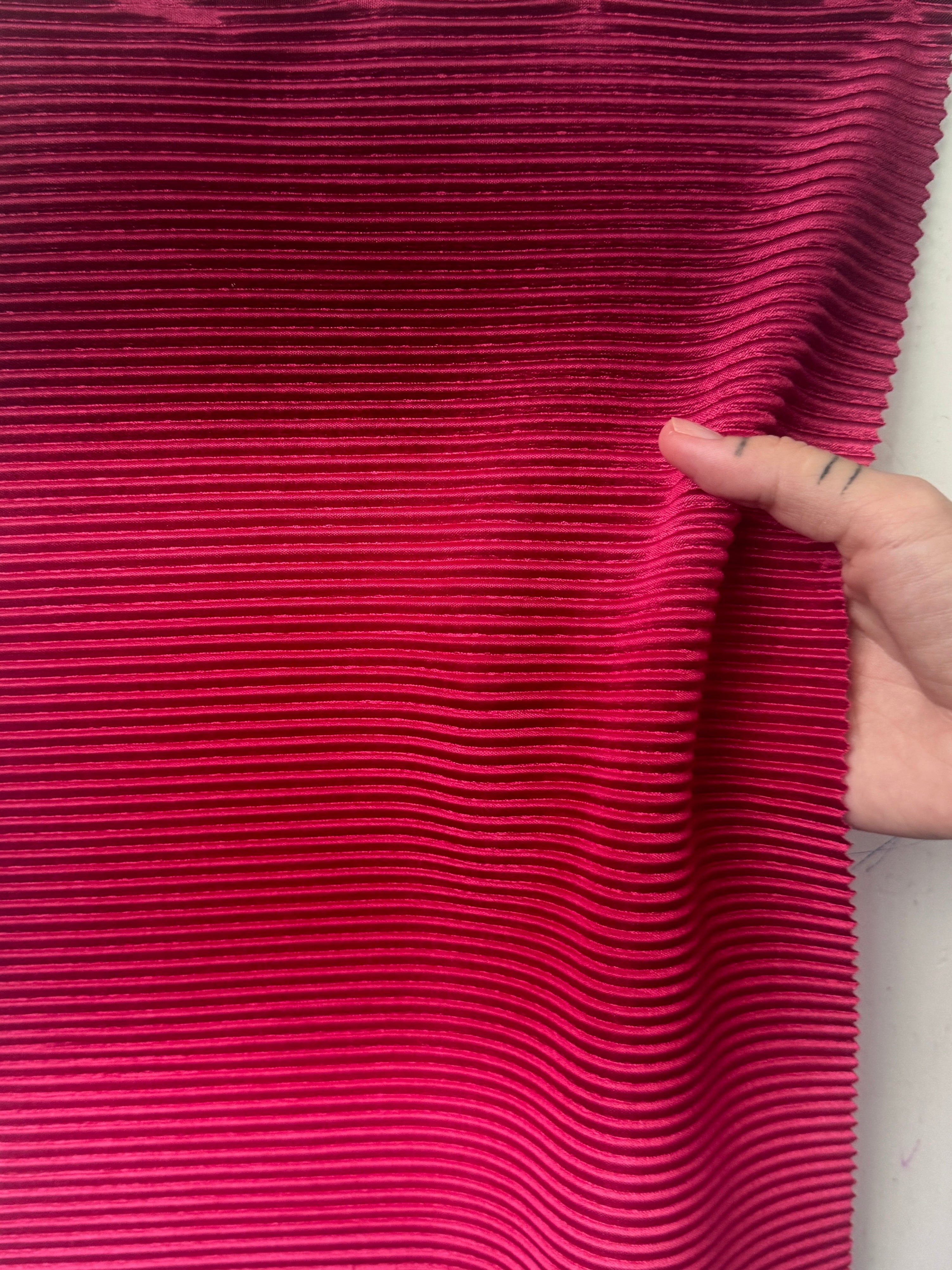 Red Ombre Pleated Knit, red pleated knit, red pleated fabric, pleated spandex, spandex fabric, kiki textiles, sewing, red textured knit