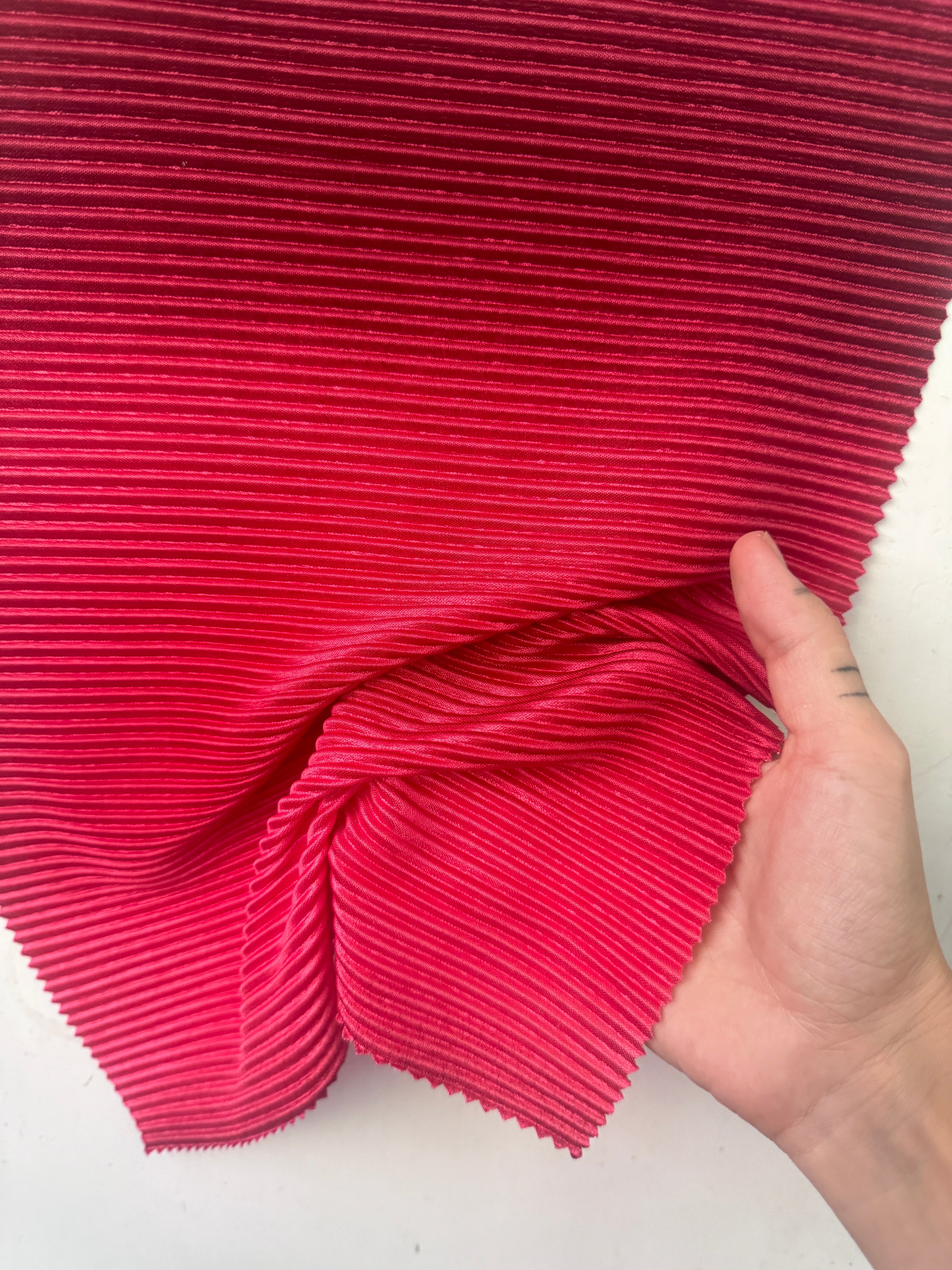 Red Ombre Pleated Knit, red pleated knit, red pleated fabric, pleated spandex, spandex fabric, kiki textiles, sewing, red textured knit