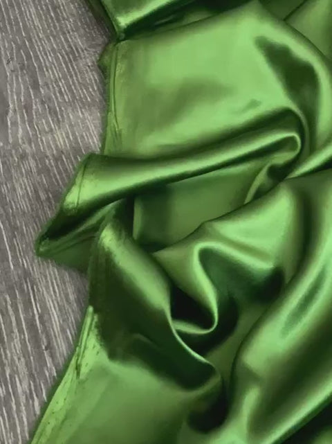 Homiest Emerald Green Satin Fabric by The Yard, 3 Yards x 58 Inch Charmeuse  Satin Fabric Silky & Shiny Cloth Fabric, Smooth Bridal Satin Fabric for