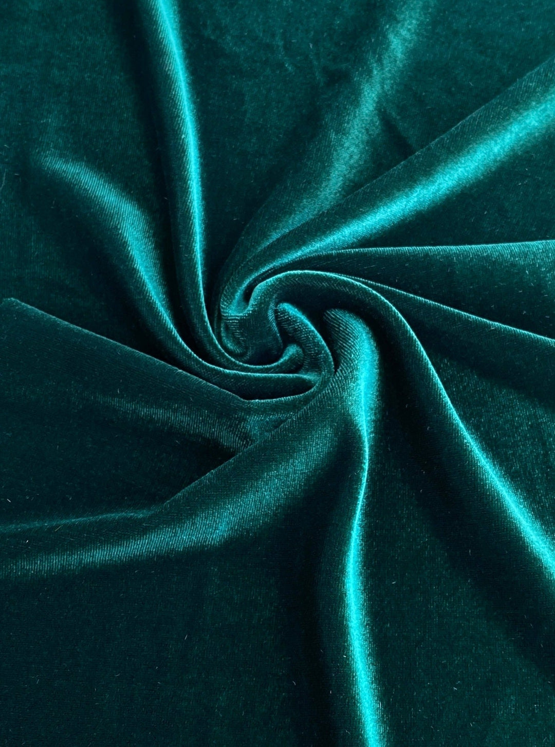 Hunter Green Stretch Velvet – KikiTextiles