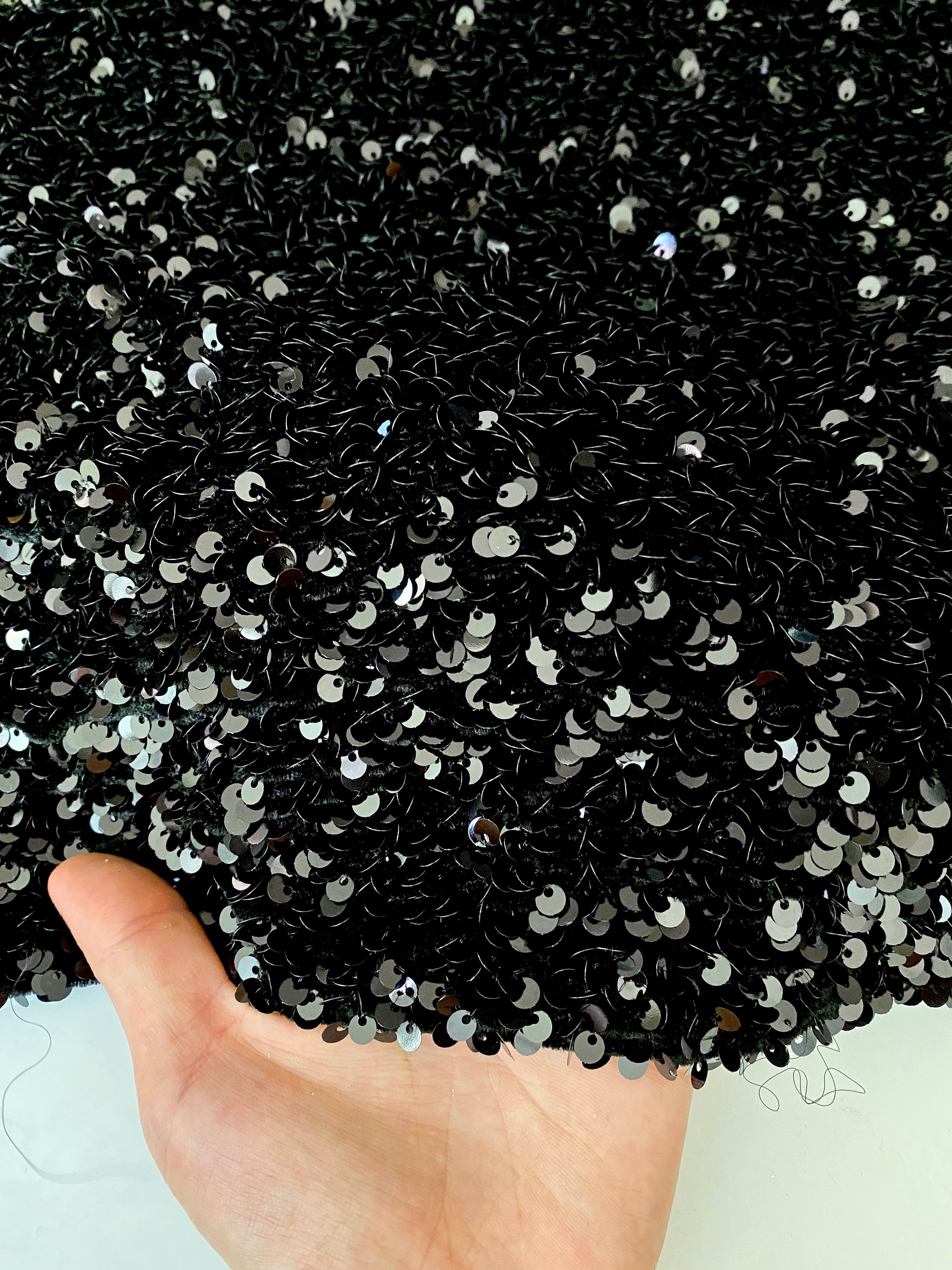 Black Shimmery Stretch Velvet – KikiTextiles
